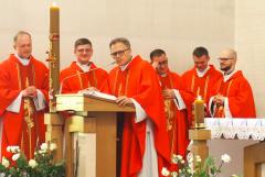 2024.05.16 MSZA NEOPREZBITERÓW W 1. ROCZNICĘ ŚWIĘCEŃ KAPŁAŃSKICH