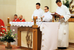2024.05.16 MSZA NEOPREZBITERÓW W 1. ROCZNICĘ ŚWIĘCEŃ KAPŁAŃSKICH