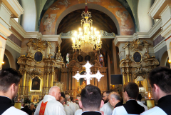 2024.05.30 EUCHARYSTIA Z PROCESJĄ W UROCZYSTOŚĆ NAJŚWIĘTSZEGO CIAŁA I KRWI CHRYSTUSA
