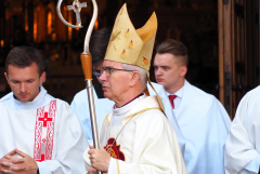 2024.05.30 EUCHARYSTIA Z PROCESJĄ W UROCZYSTOŚĆ NAJŚWIĘTSZEGO CIAŁA I KRWI CHRYSTUSA