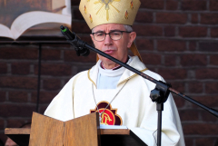 2024.05.30 EUCHARYSTIA Z PROCESJĄ W UROCZYSTOŚĆ NAJŚWIĘTSZEGO CIAŁA I KRWI CHRYSTUSA