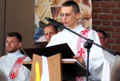 2024.05.30 EUCHARYSTIA Z PROCESJĄ W UROCZYSTOŚĆ NAJŚWIĘTSZEGO CIAŁA I KRWI CHRYSTUSA