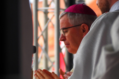 2024.05.30 EUCHARYSTIA Z PROCESJĄ W UROCZYSTOŚĆ NAJŚWIĘTSZEGO CIAŁA I KRWI CHRYSTUSA