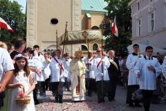 2024.05.30 EUCHARYSTIA Z PROCESJĄ W UROCZYSTOŚĆ NAJŚWIĘTSZEGO CIAŁA I KRWI CHRYSTUSA