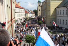 2024.05.30 EUCHARYSTIA Z PROCESJĄ W UROCZYSTOŚĆ NAJŚWIĘTSZEGO CIAŁA I KRWI CHRYSTUSA