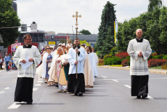 2024.05.30 EUCHARYSTIA Z PROCESJĄ W UROCZYSTOŚĆ NAJŚWIĘTSZEGO CIAŁA I KRWI CHRYSTUSA