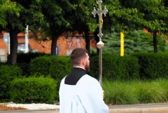 2024.05.30 EUCHARYSTIA Z PROCESJĄ W UROCZYSTOŚĆ NAJŚWIĘTSZEGO CIAŁA I KRWI CHRYSTUSA