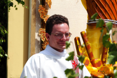 2024.05.30 EUCHARYSTIA Z PROCESJĄ W UROCZYSTOŚĆ NAJŚWIĘTSZEGO CIAŁA I KRWI CHRYSTUSA